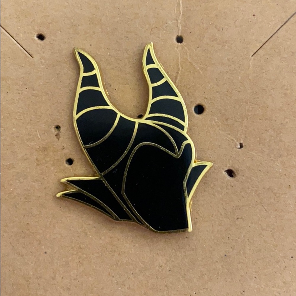 🐭 4 for $20 Bundle / Maleficent Silohuette Pin